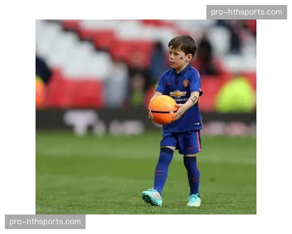 英超俱乐部社区计划扩展,足球青训课程进入千所中小学