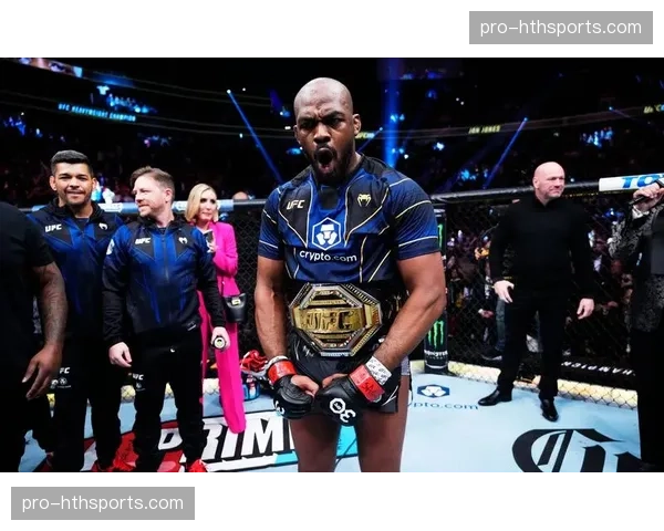 特写:UFC安卡拉站赛后,土耳其老将泪洒八角笼宣布退役